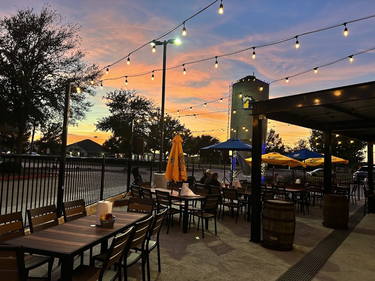 Big Fellas Ice House